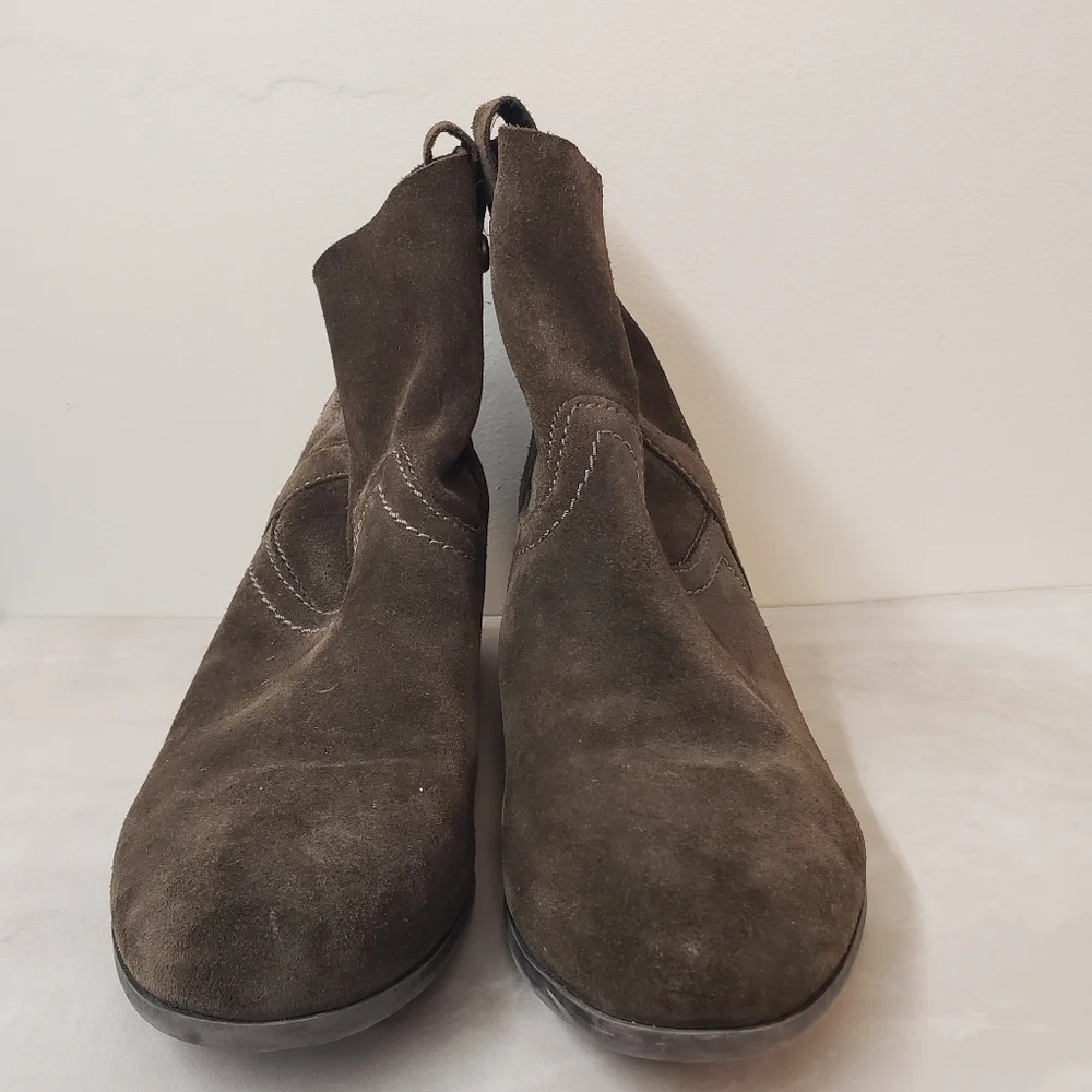 Frye & Co Sarah Shortie 70841 Brown Suede Leather Pull On Size 8.5 - Picture 3 of 11